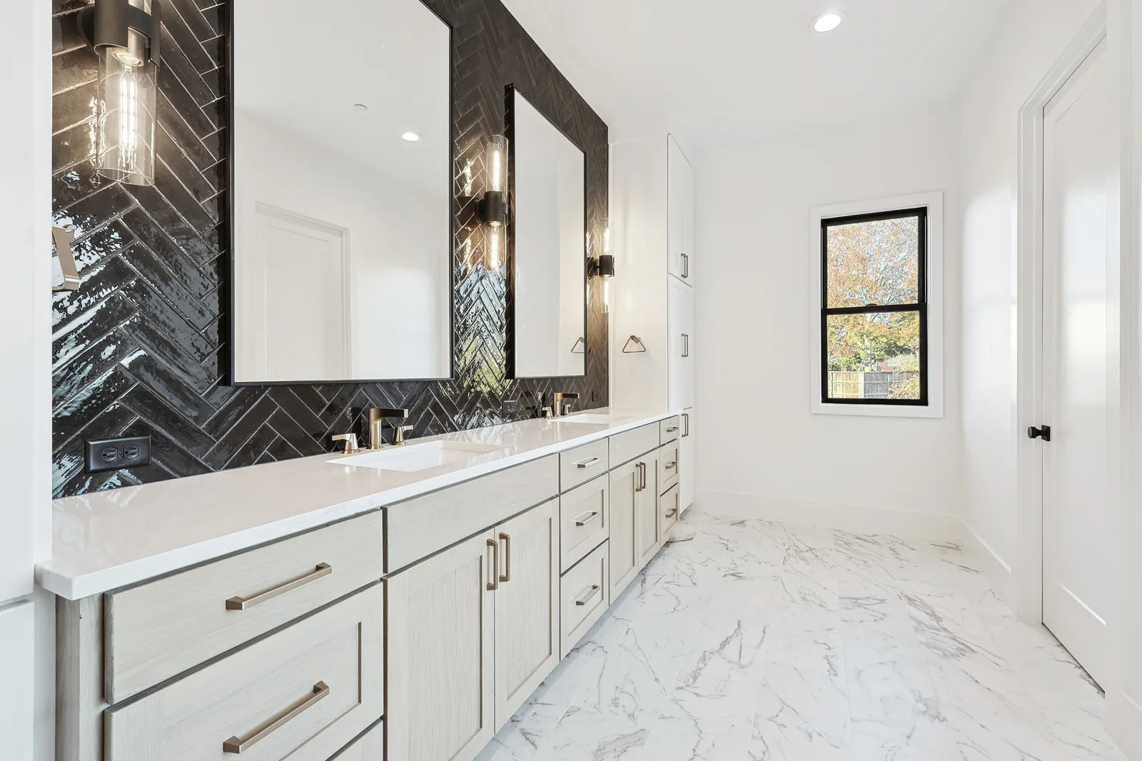 Primary bathroom at 211 Kate Court